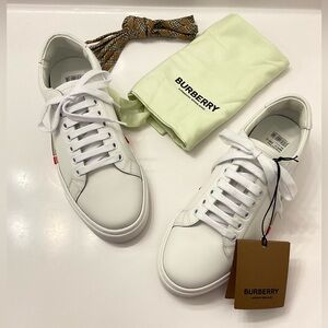 NWT Burberry White Leather Sneakers with Dust bag